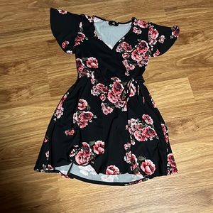 Women’s flower dress size medium